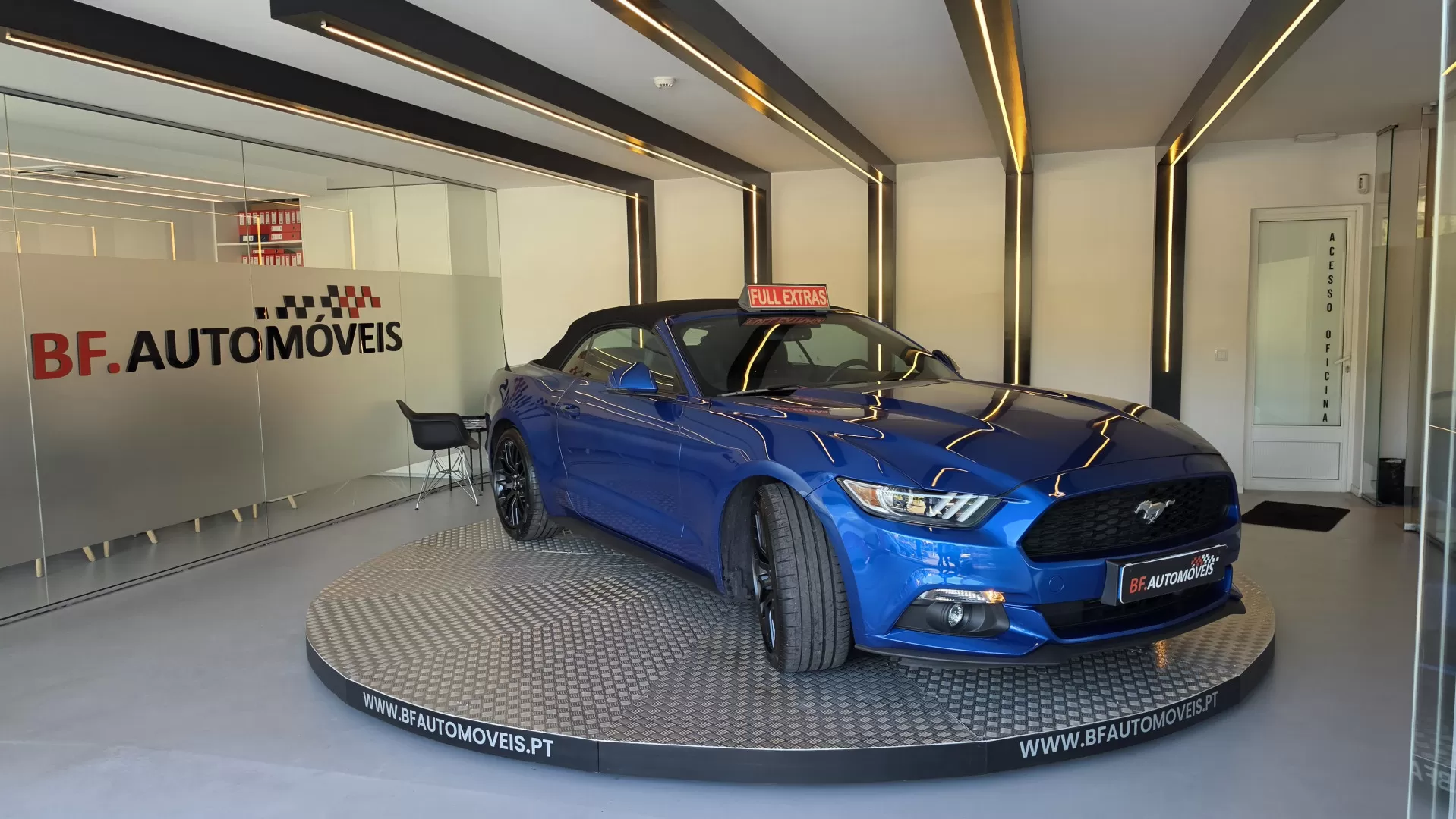 Ford Mustang Cabrio 2.3 Eco Boost - foto 5
