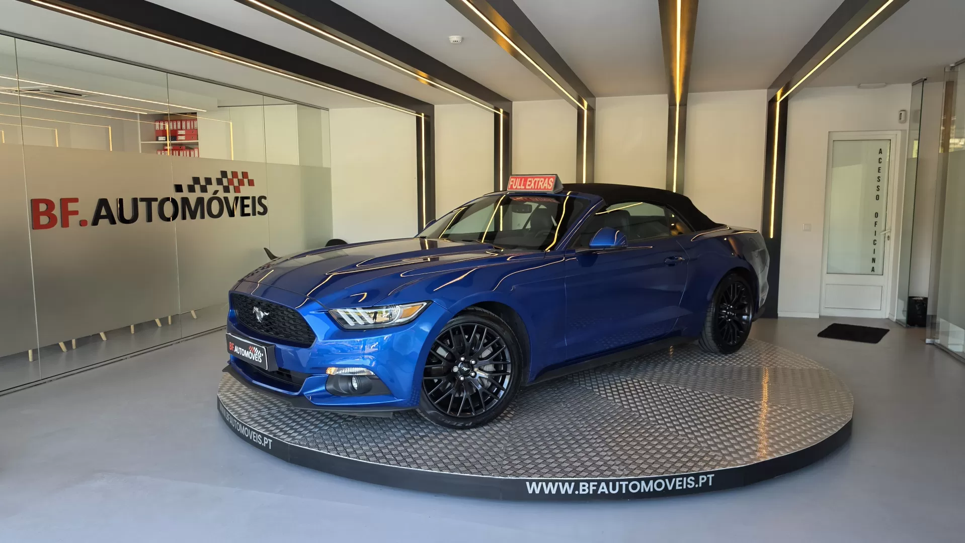 Ford Mustang Cabrio 2.3 Eco Boost - foto 2