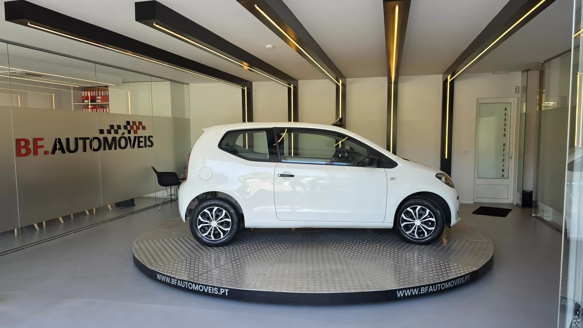 VW Up white - foto 8