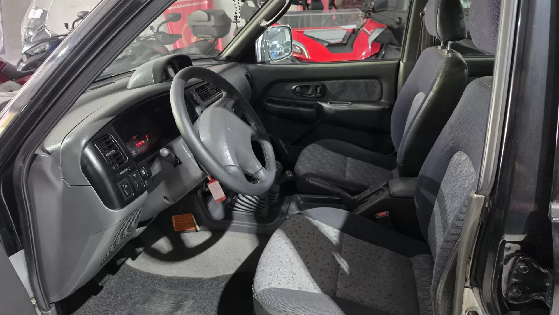 Mitsubishi L200 2.5 TD Strada CD - foto 6