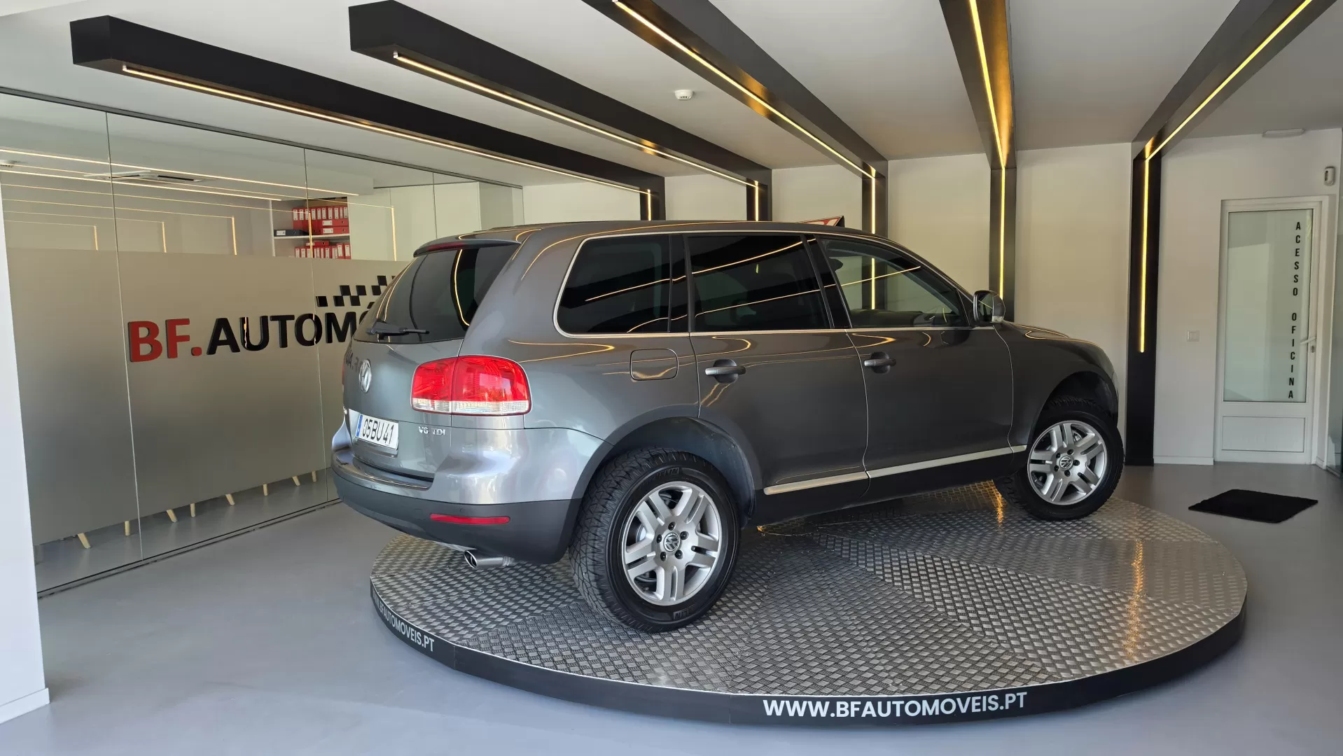 VW Touareg 3.0 TDI V6 Tiptronic - foto 4