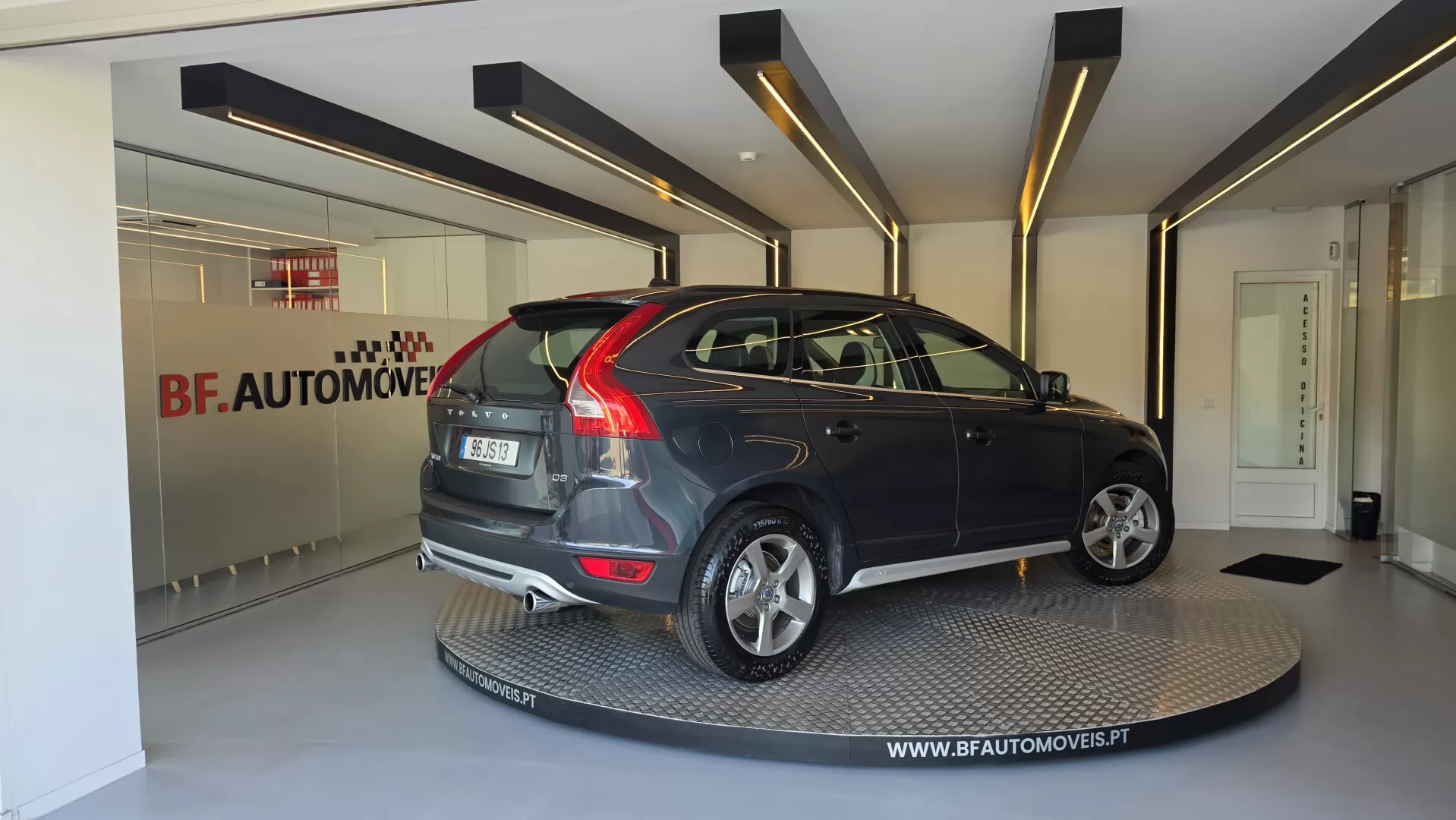 Volvo XC 60 2.0 D3 R-Design Geartronic - foto 4