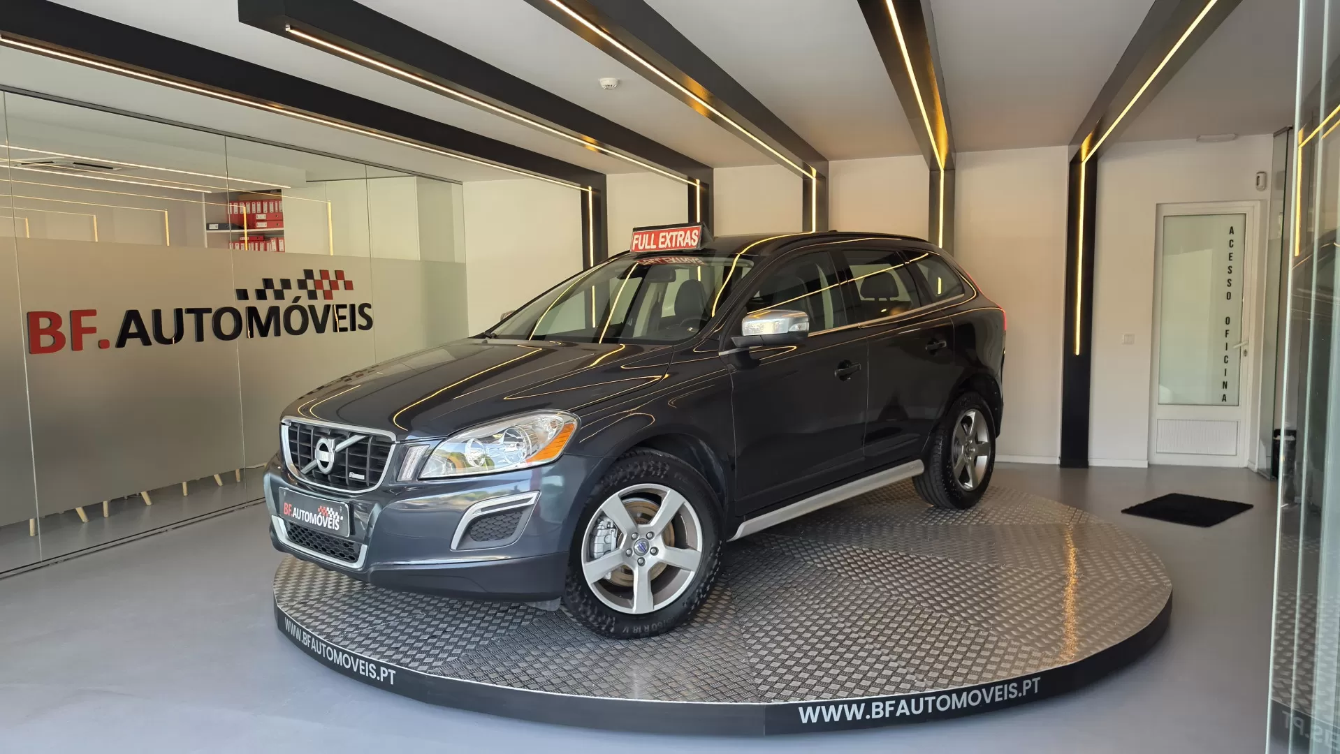 Volvo XC 60 2.0 D3 R-Design Geartronic - foto 2