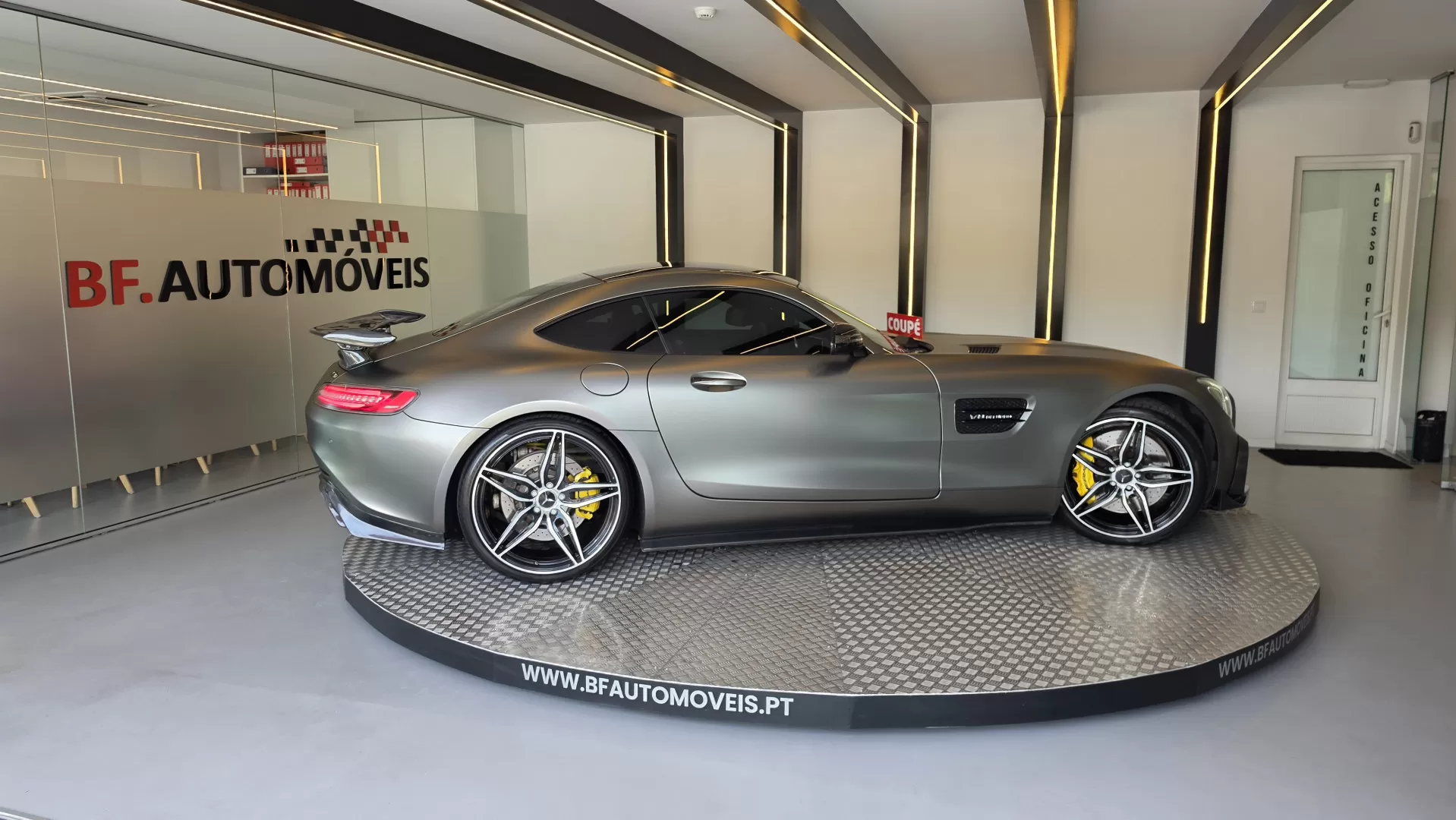 Mercedes-Benz AMG GT S Speedshift 7G-DCT - foto 8