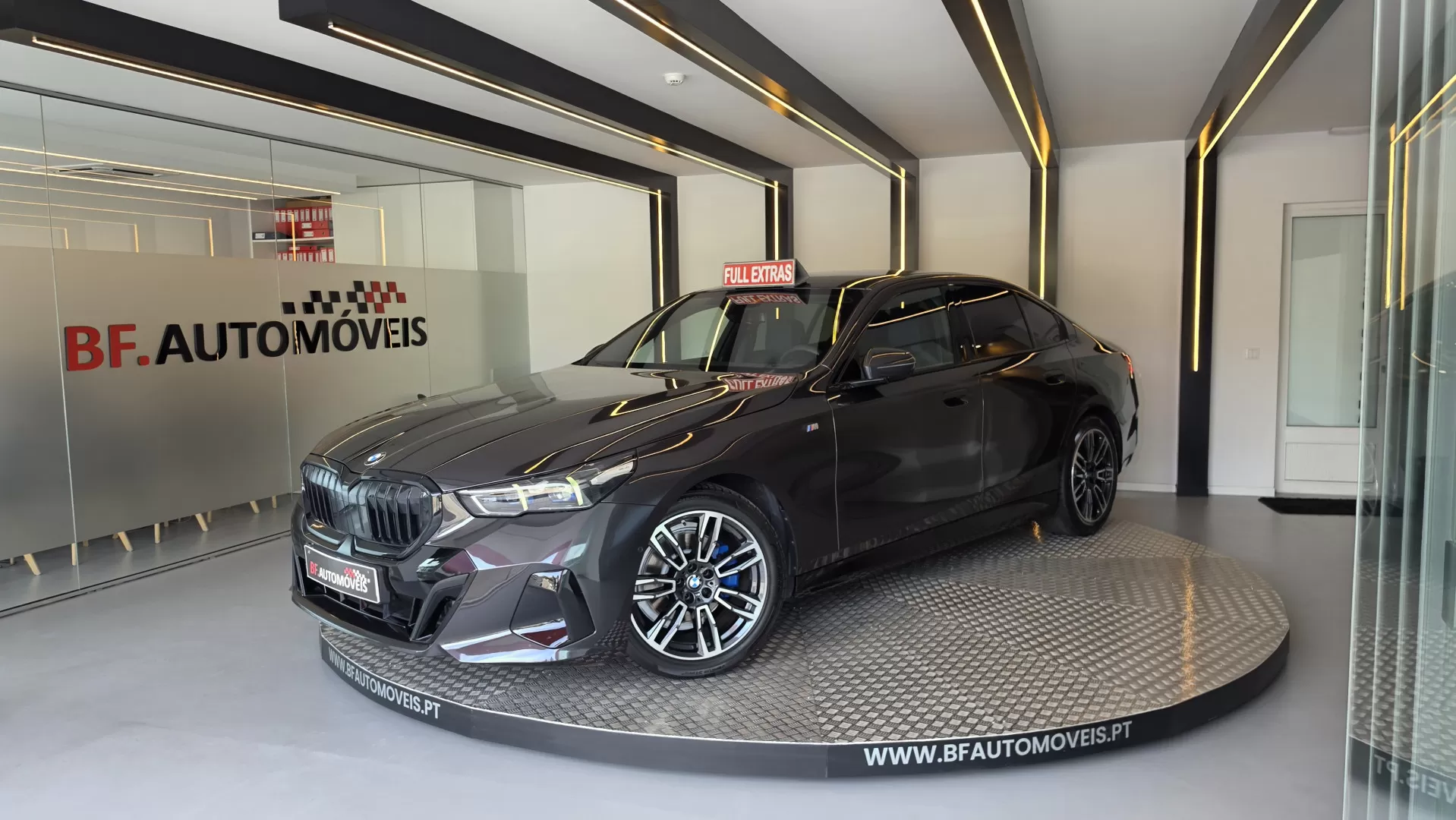 BMW 520 d Pack Desportivo M - foto 2