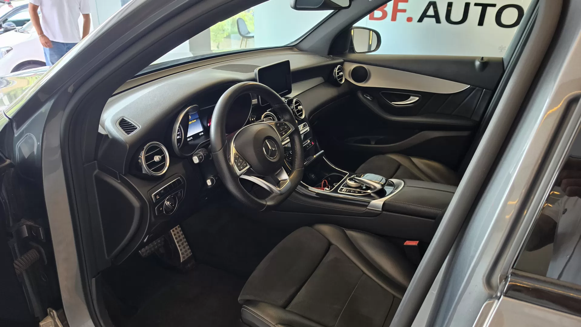 Mercedes-Benz GLC 220 d 4Matic 9G-TRONIC AMG Line - foto 6