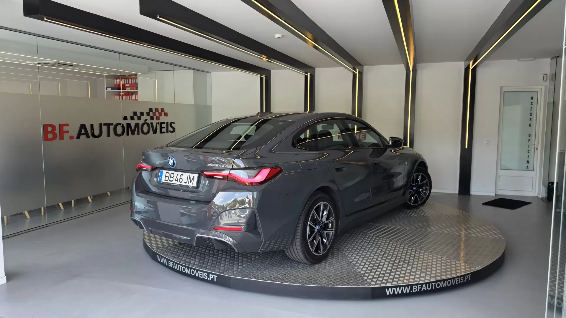 BMW i4 eDrive40 Pack Desportivo M - foto 4