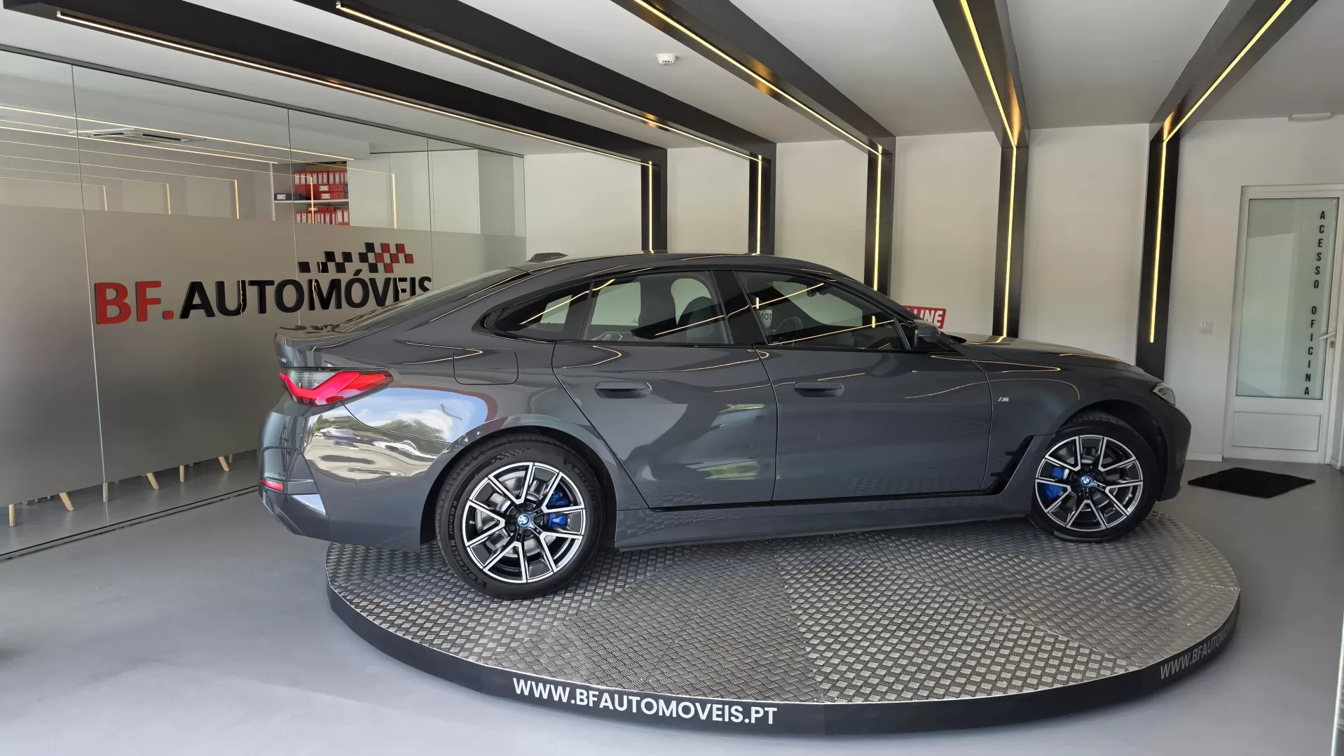 BMW i4 eDrive40 Pack Desportivo M - foto 7