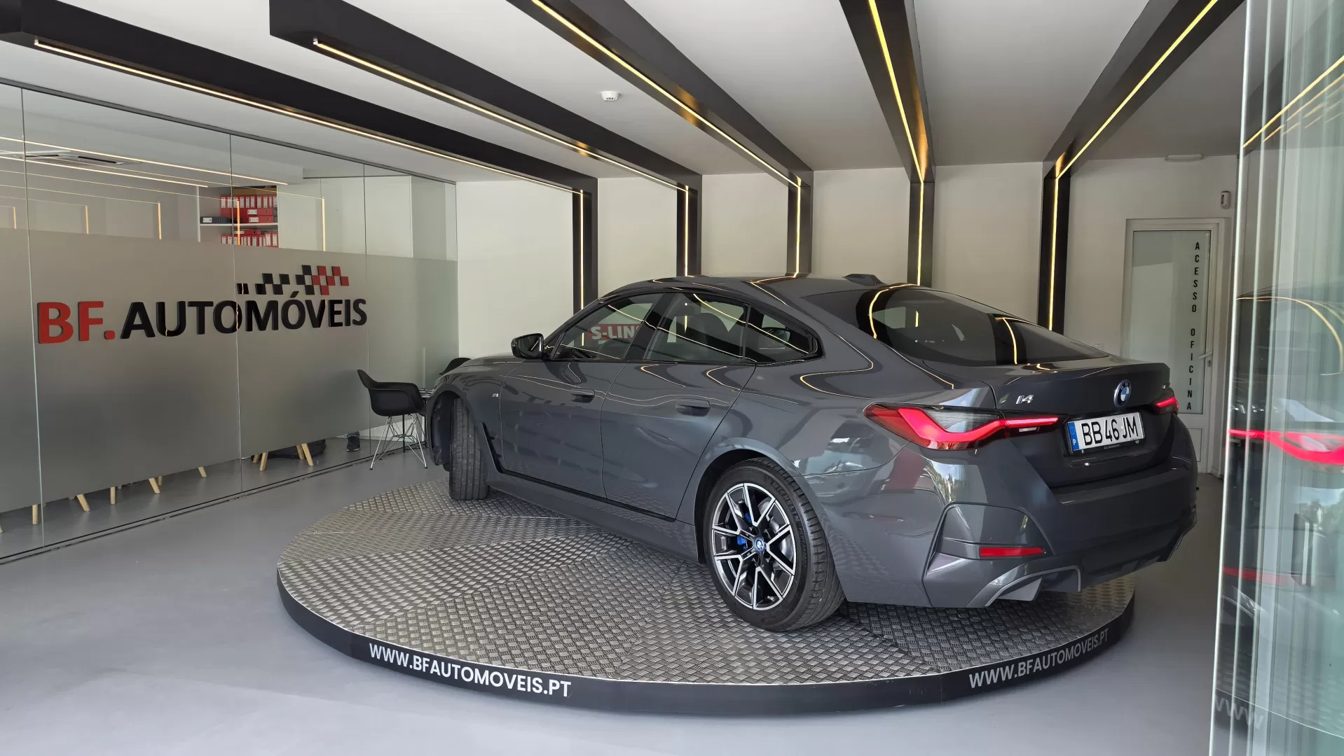 BMW i4 eDrive40 Pack Desportivo M - foto 3