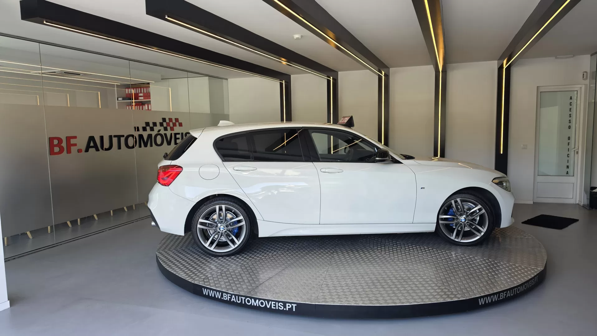 BMW 116 d Pack M Auto - foto 8