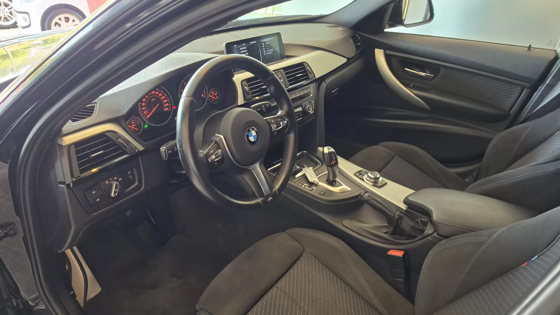 BMW 318 d Auto Pack M - foto 6