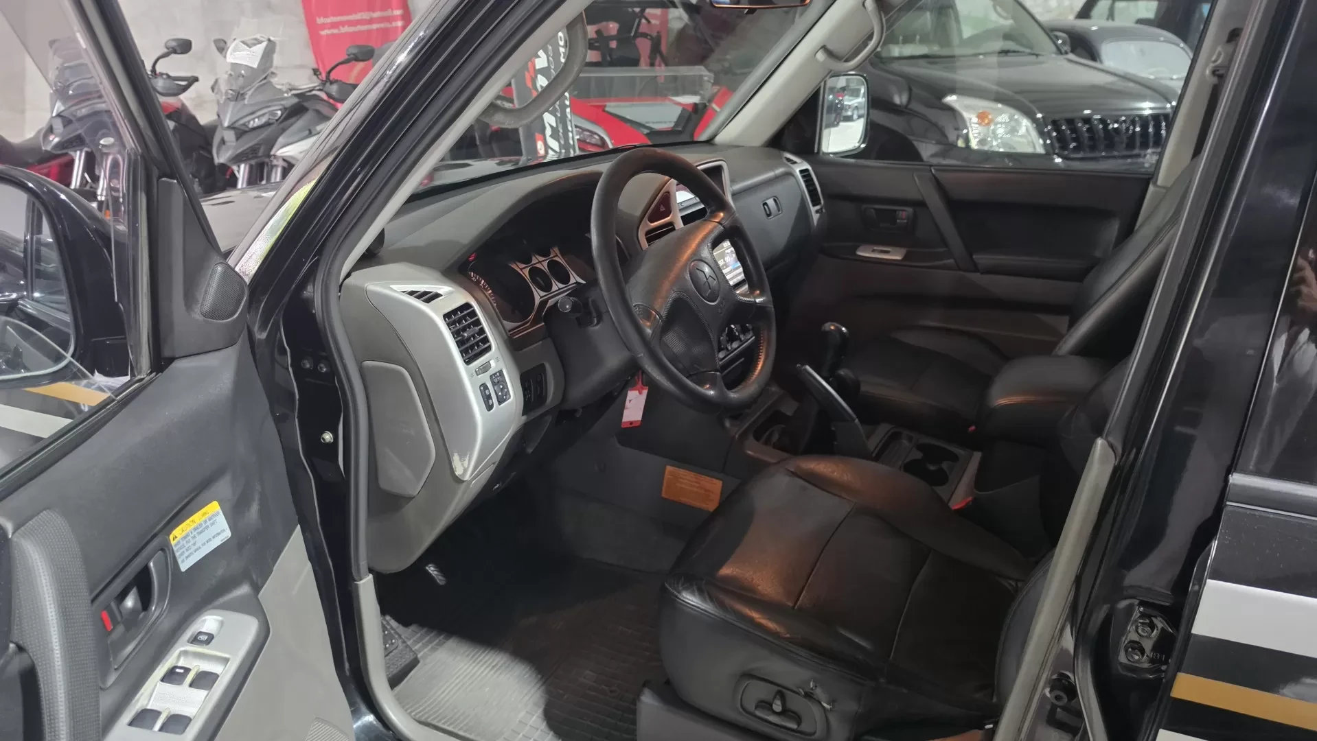 Mitsubishi Pajero 3.2 DI-D GLS ABS+TA Lg - foto 6