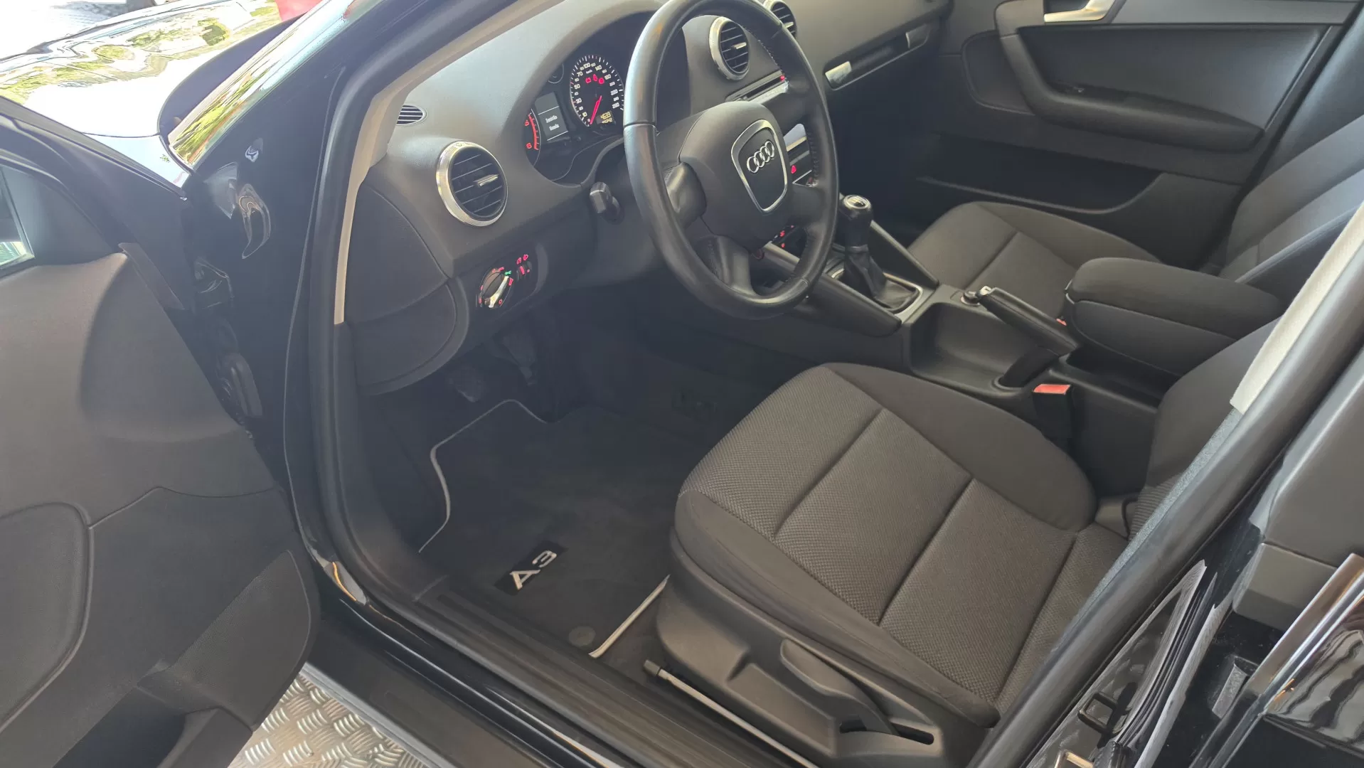 Audi A3 Sportback 2.0 TDi Attraction Business Line - foto 6