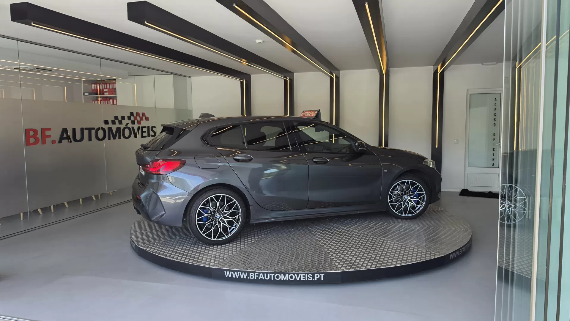 BMW 116 d Pack Desportivo M Auto - foto 7