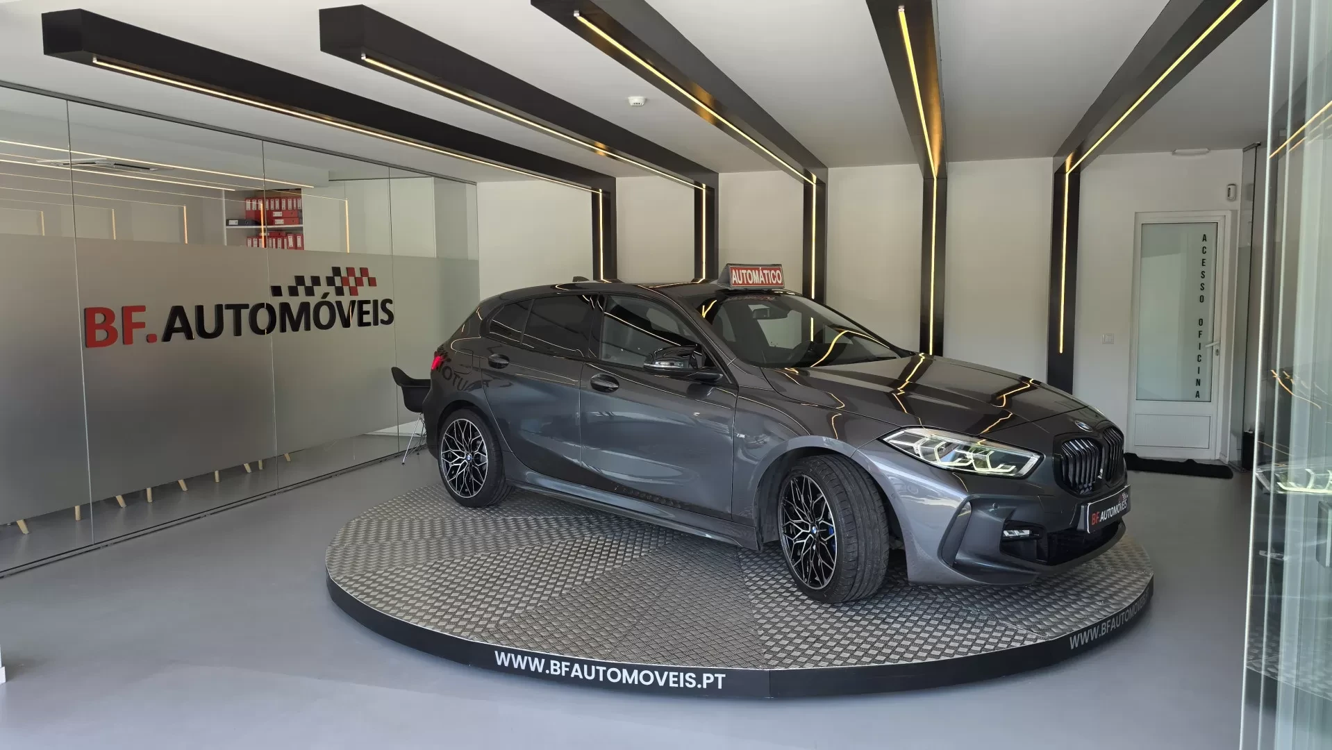 BMW 116 d Pack Desportivo M Auto - foto 5