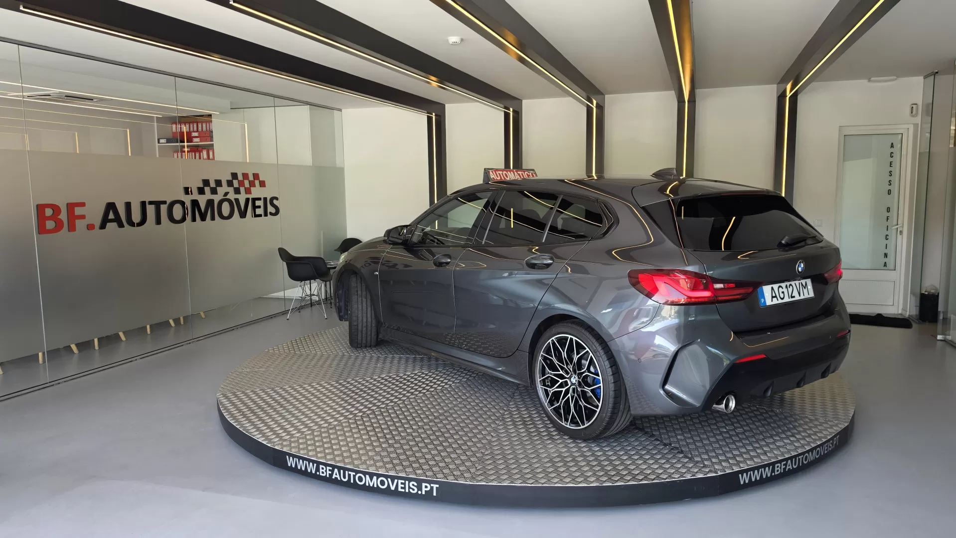 BMW 116 d Pack Desportivo M Auto - foto 3