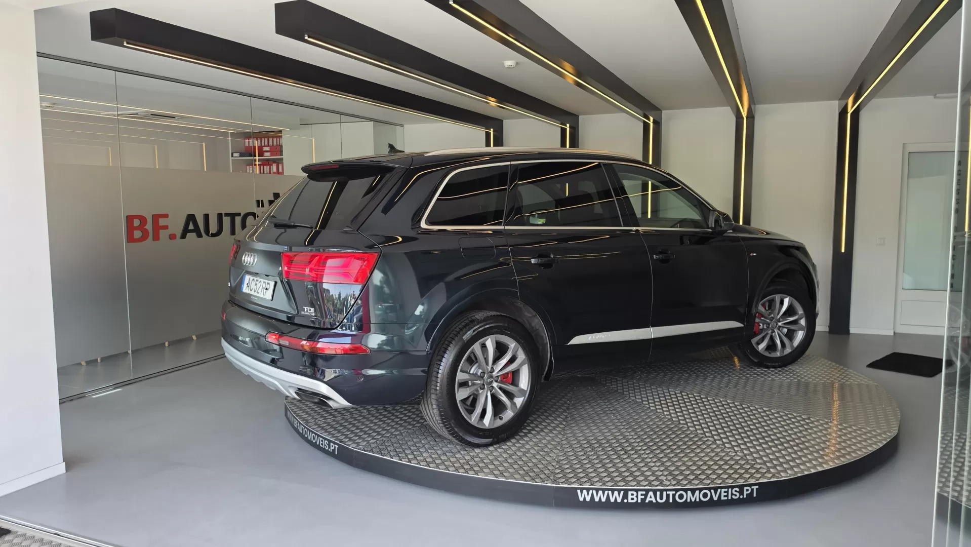 Audi Q7 3.0 TDI quattro S-line Tiptronic 7L - foto 4