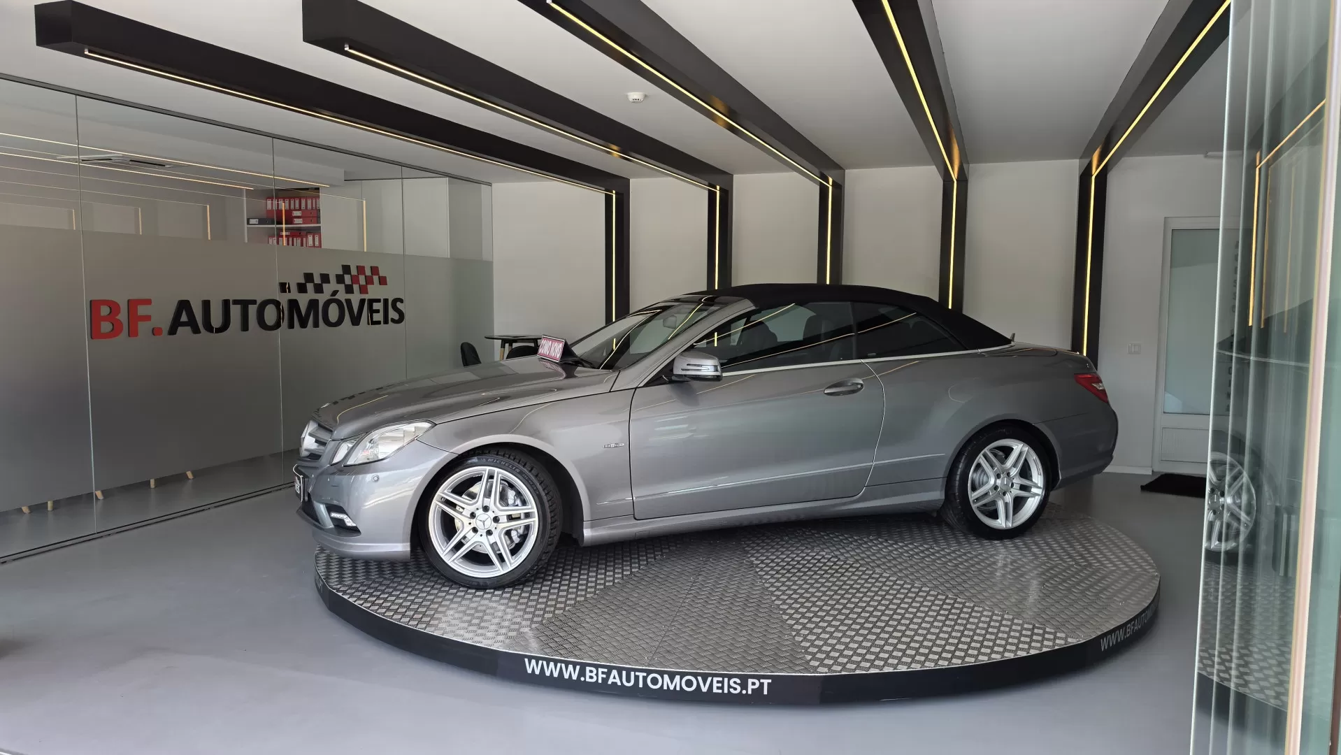 Mercedes-Benz E 250 Cdi BlueTEC Cabrio AMG - foto 2