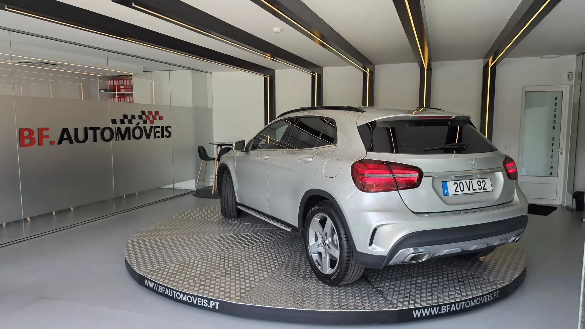 Mercedes-Benz GLA 180 CDI AMG Line - foto 3