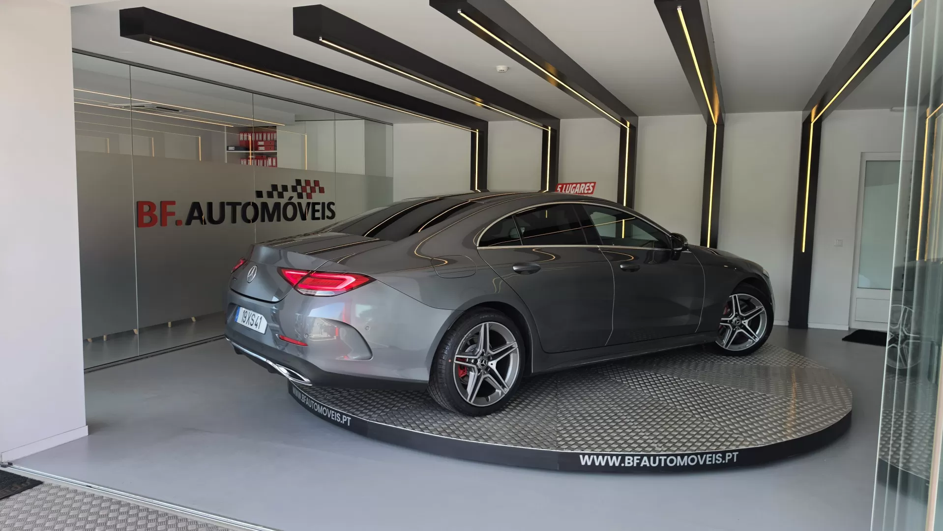 Mercedes-Benz CLS 300 d AMG Line - foto 7