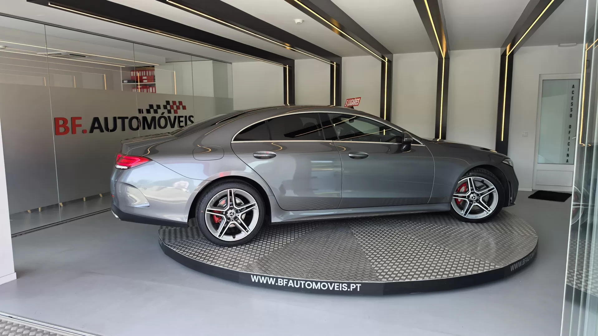 Mercedes-Benz CLS 300 d AMG Line - foto 8