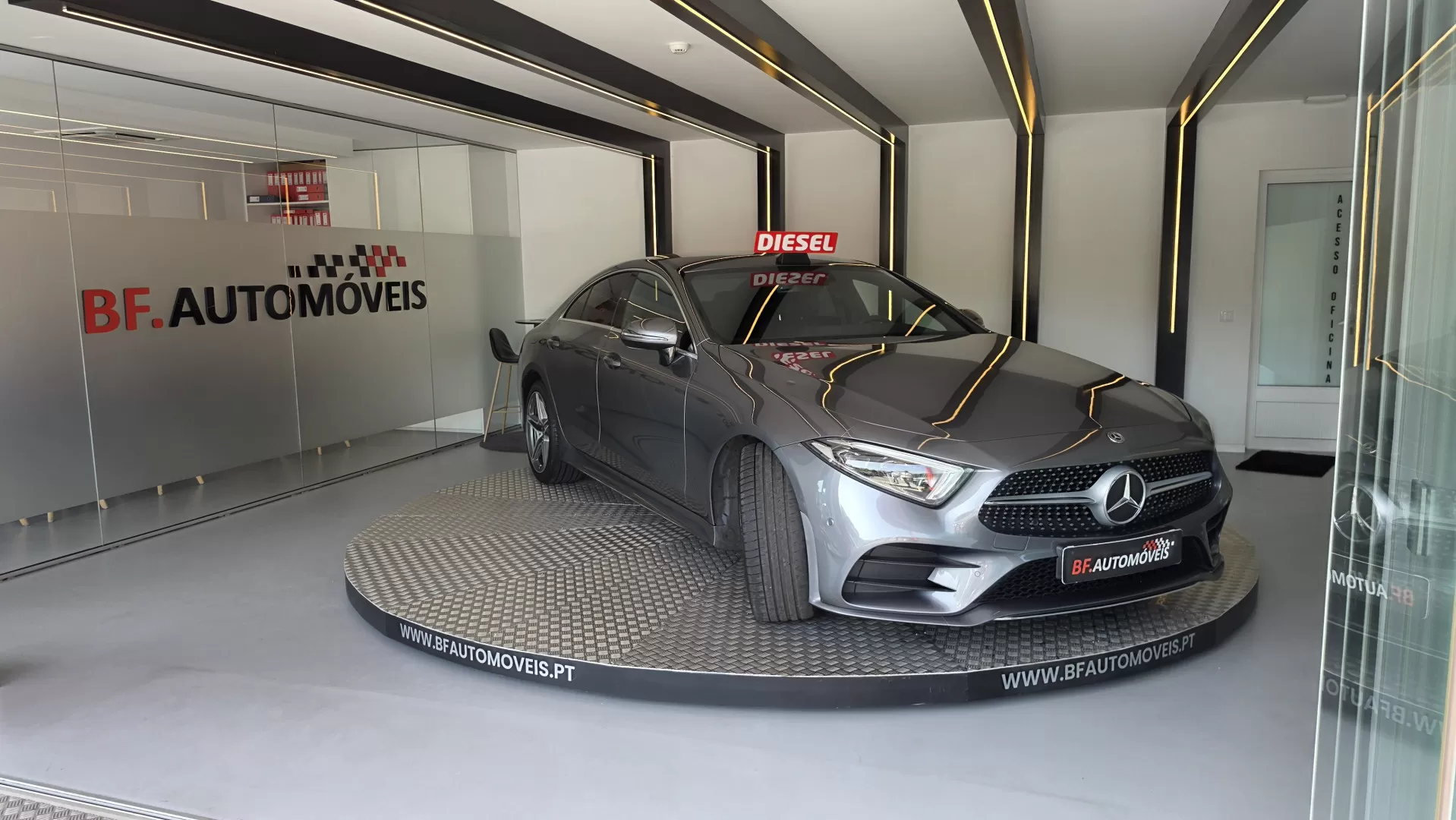 Mercedes-Benz CLS 300 d AMG Line - foto 5