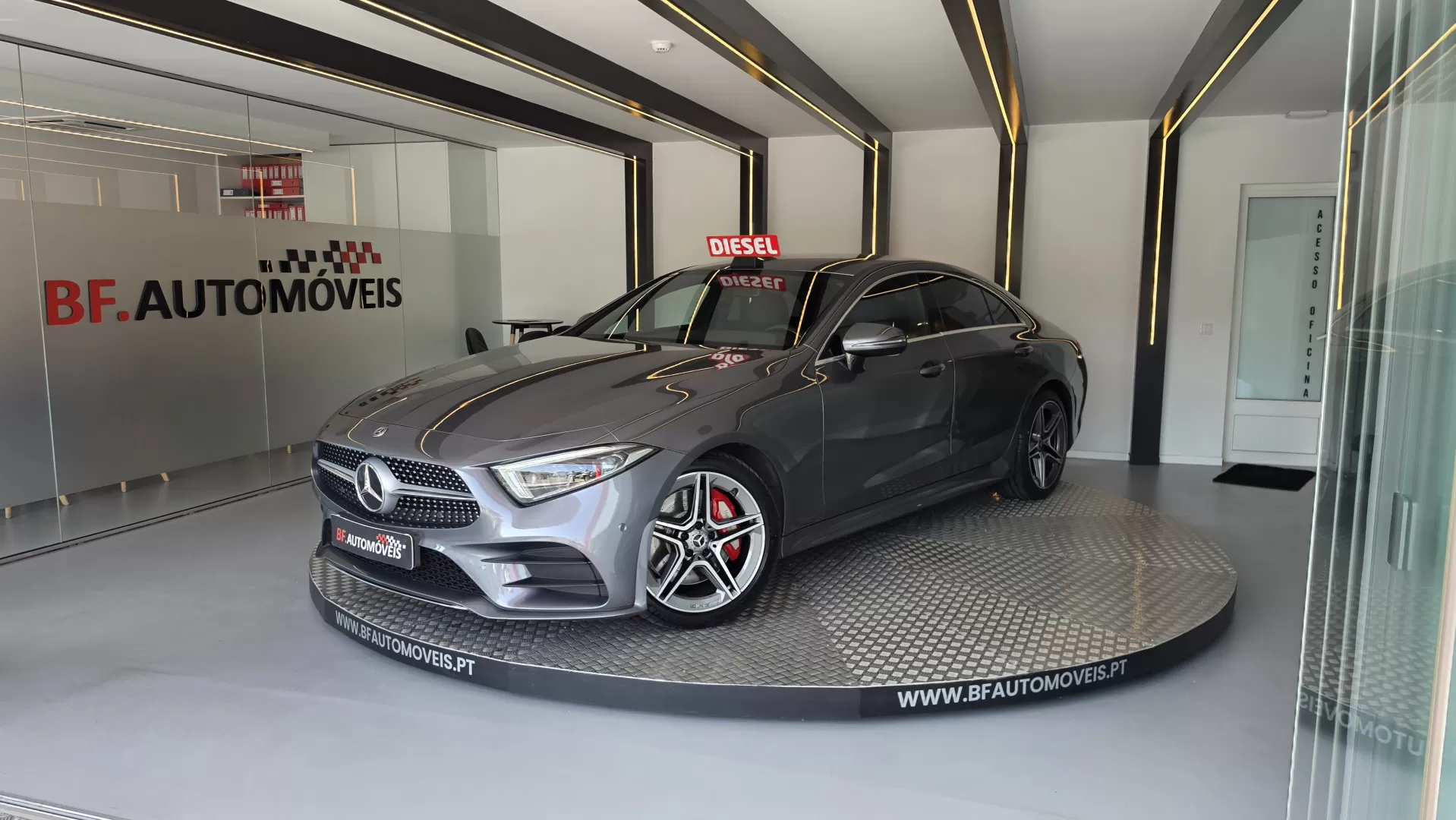 Mercedes-Benz CLS 300 d AMG Line - foto 2