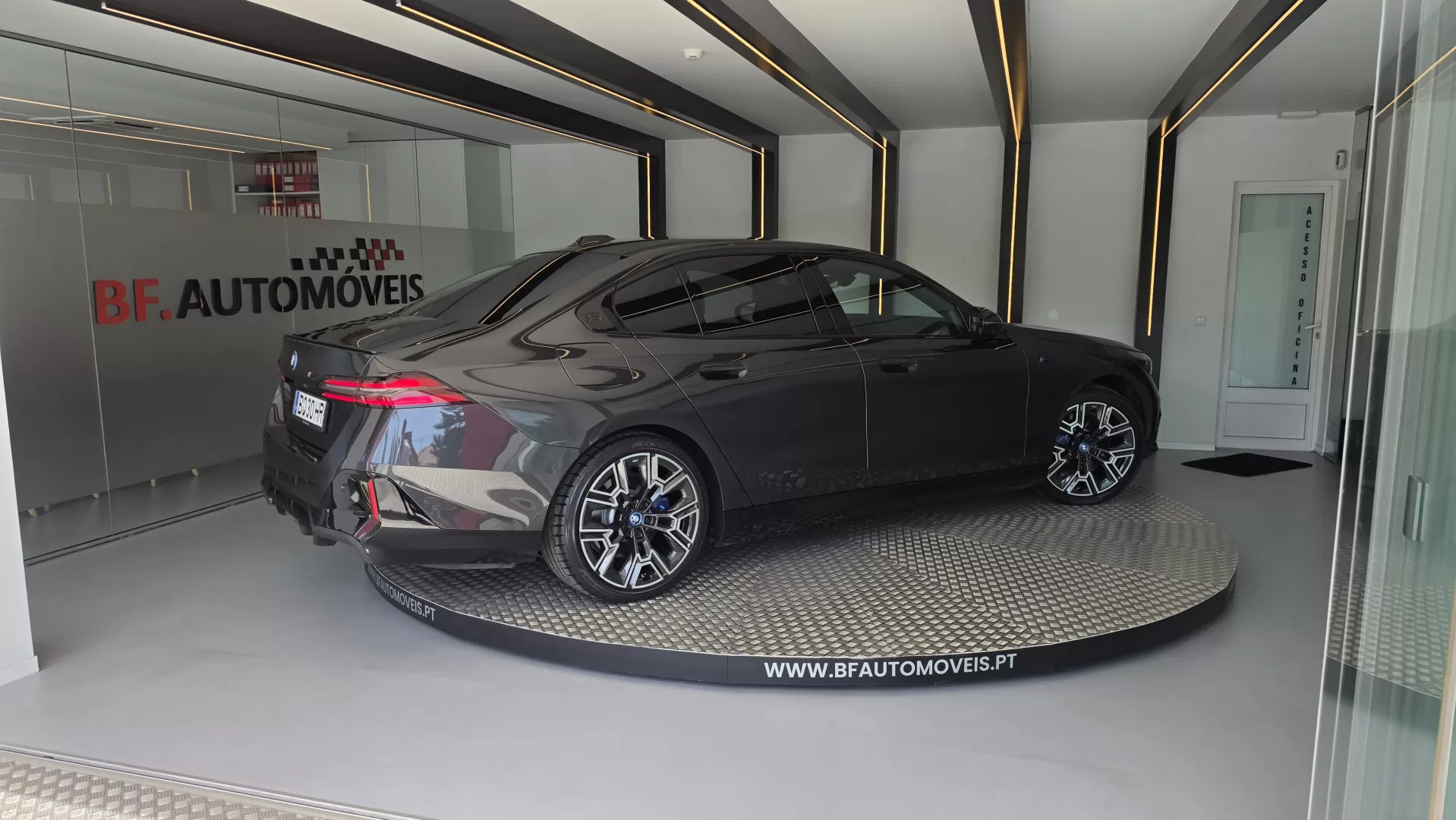 BMW i5 eDrive40 Pack Desportivo M Pro - foto 7