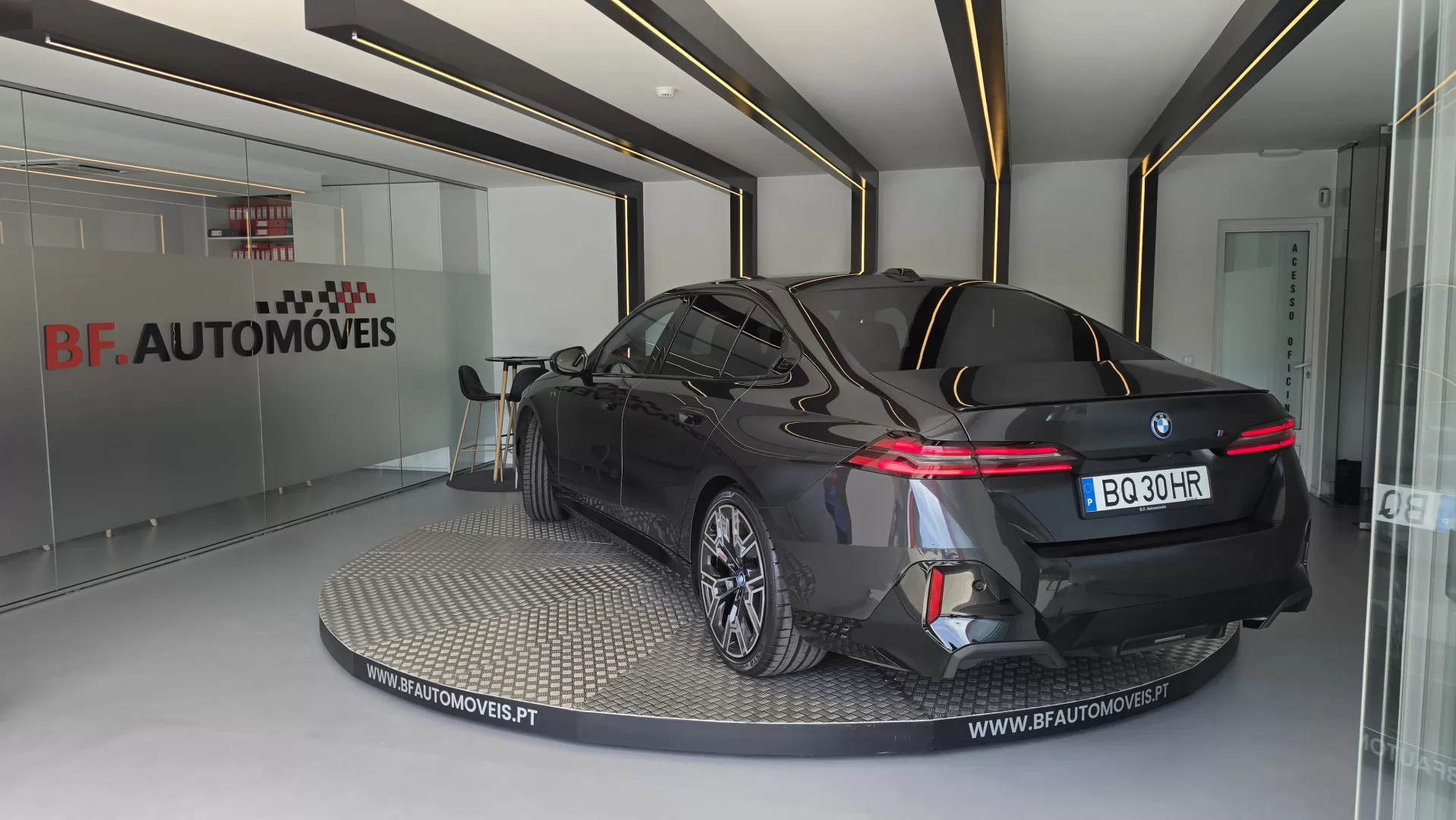 BMW i5 eDrive40 Pack Desportivo M Pro - foto 3