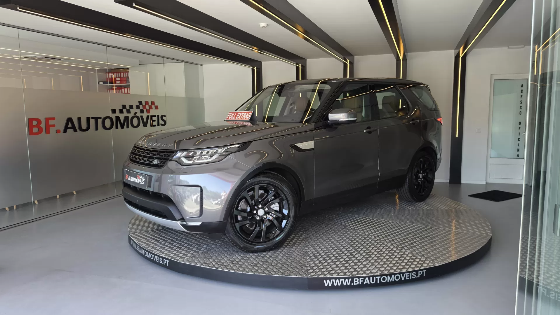 Land Rover Discovery 3.0 TD6 HSE Auto - foto 2