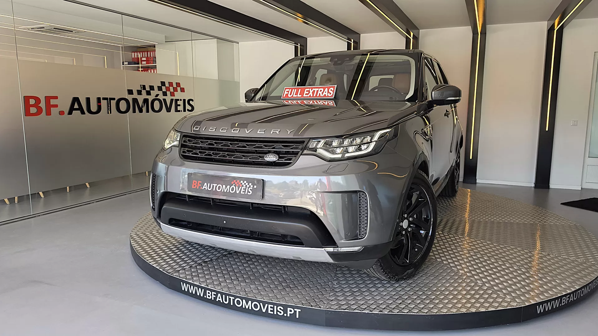 Land Rover Discovery 3.0 TD6 HSE Auto