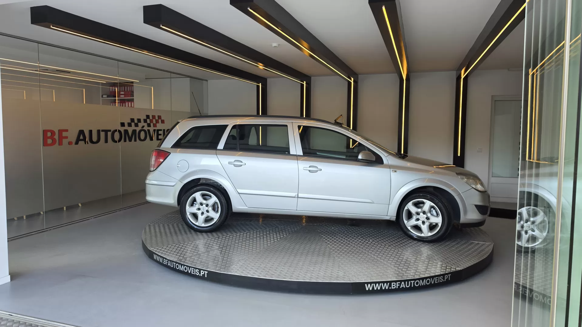 Opel Astra Caravan 1.3 CDTi Cosmo - foto 8