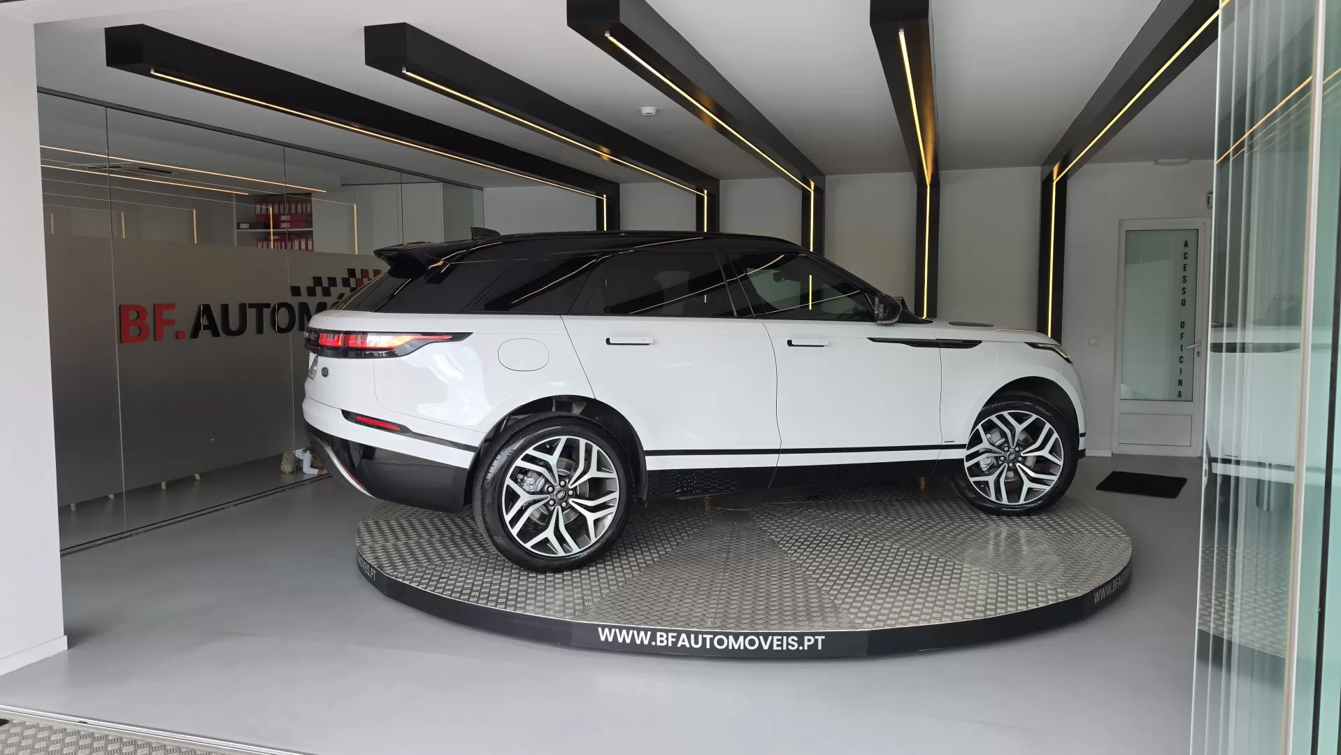 Land Rover Velar 2.0 D R-Dynamic S - foto 7