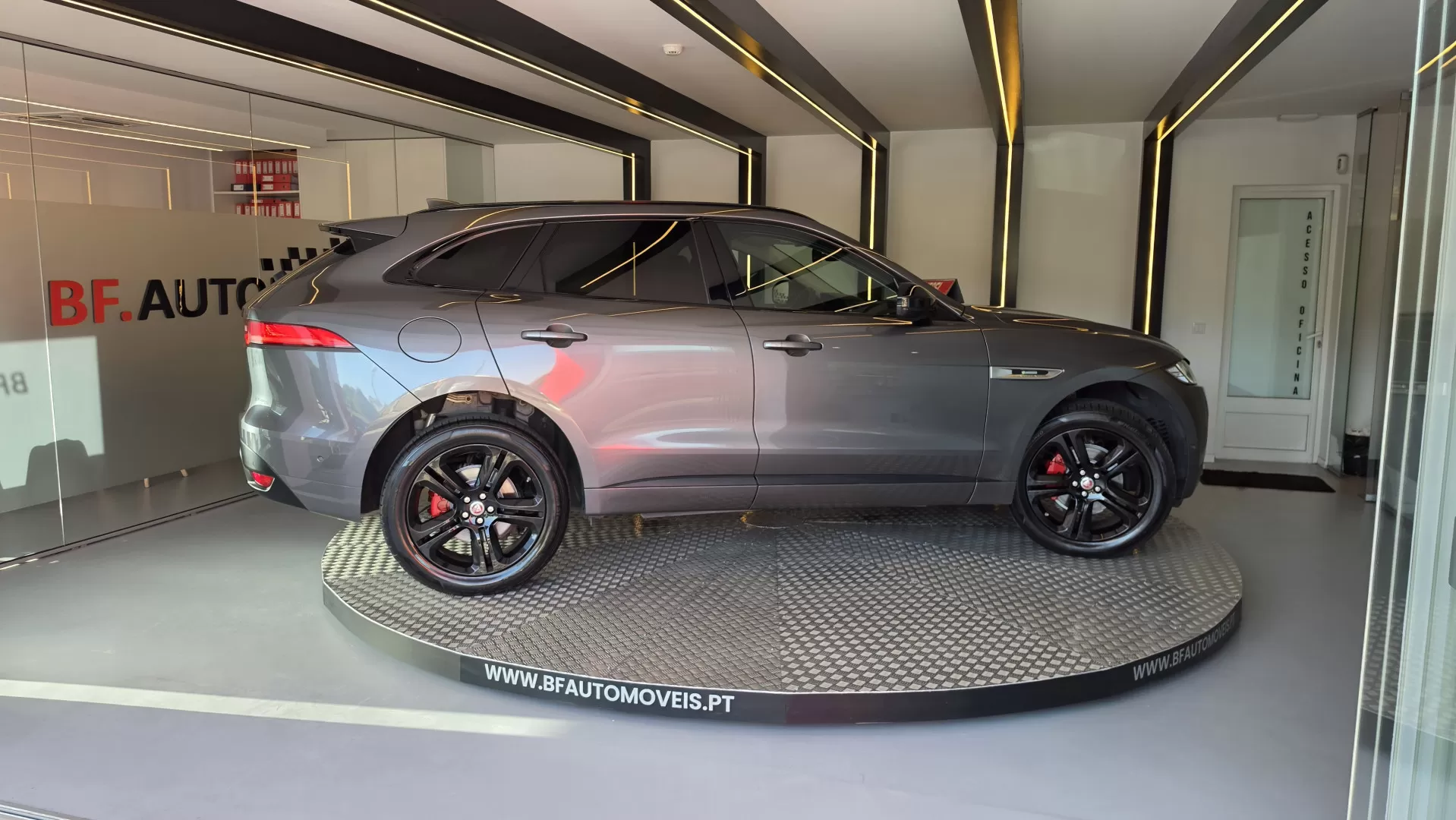 Jaguar F-Pace 2.0 i4D R-Sport AWD Aut. - foto 8
