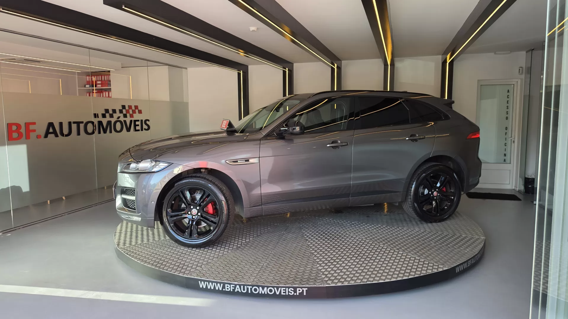 Jaguar F-Pace 2.0 i4D R-Sport AWD Aut. - foto 2