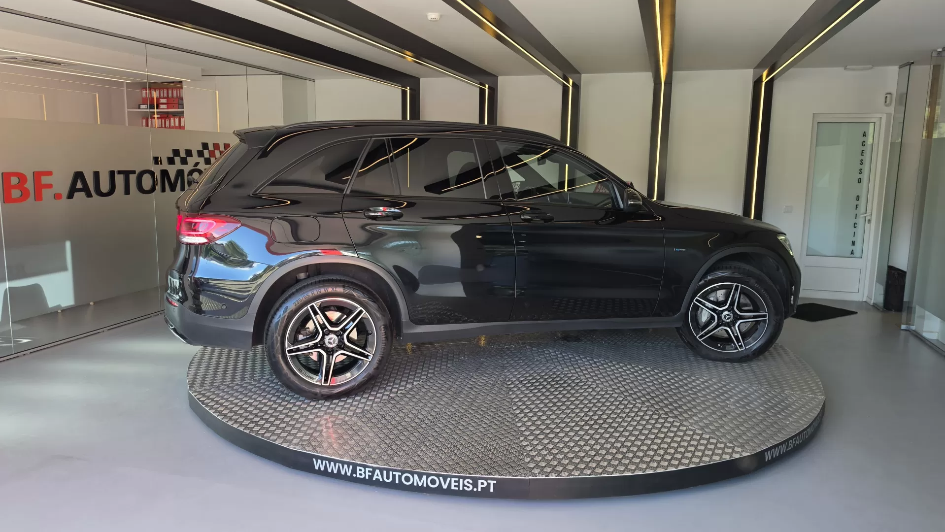 Mercedes-Benz GLC 300 de 4Matic AMG - foto 7