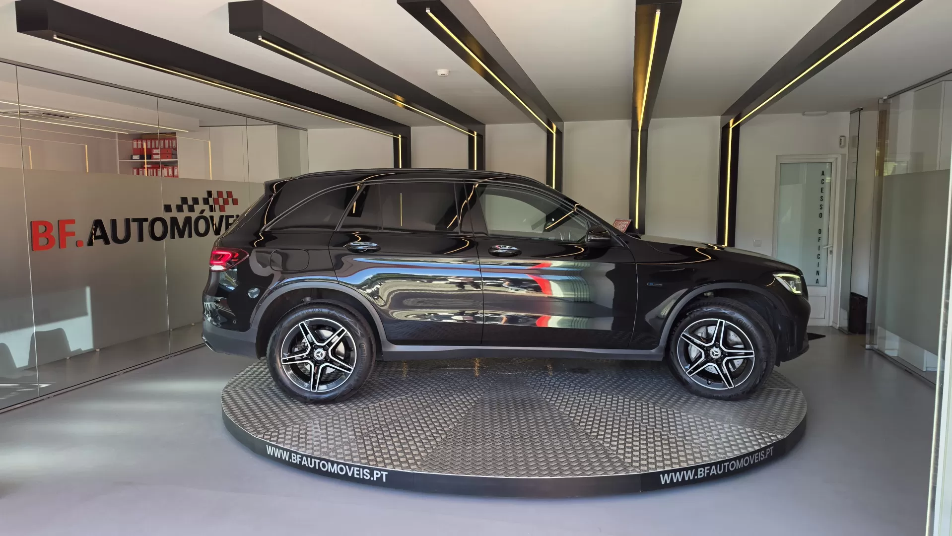 Mercedes-Benz GLC 300 de 4Matic AMG - foto 8