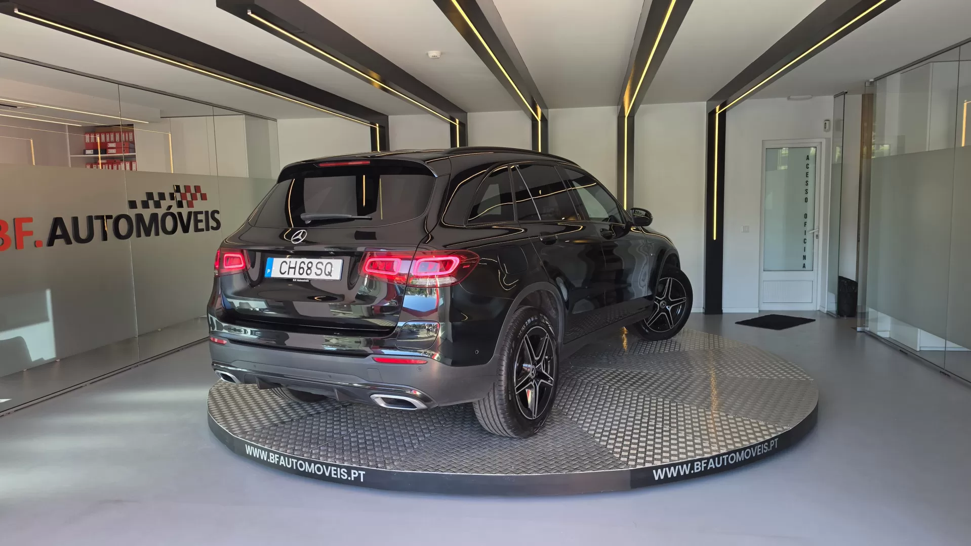 Mercedes-Benz GLC 300 de 4Matic AMG - foto 4