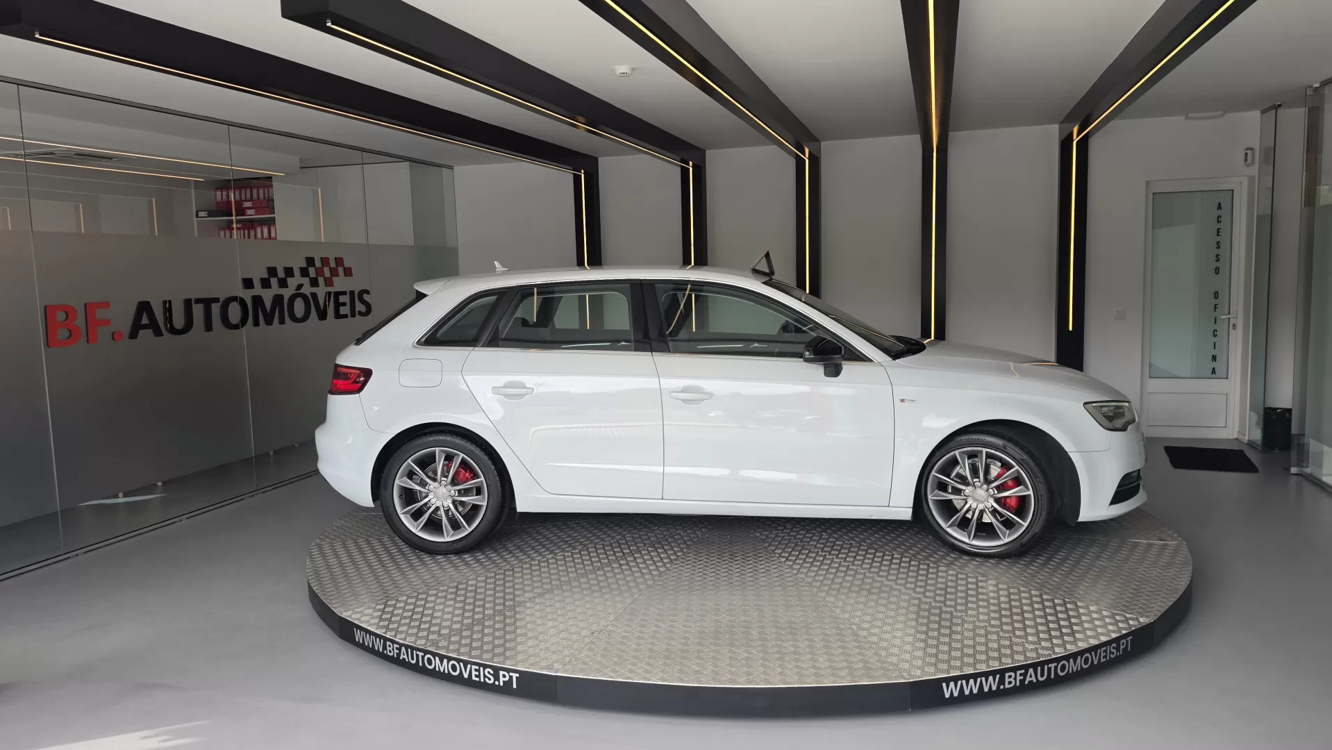 Audi A3 Sportback 1.6 TDI S-line - foto 8