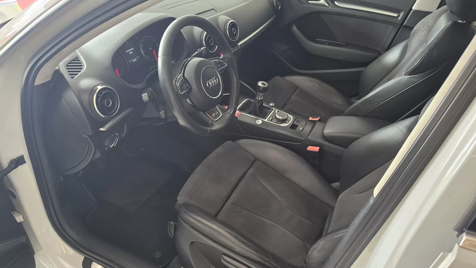 Audi A3 Sportback 1.6 TDI S-line - foto 6
