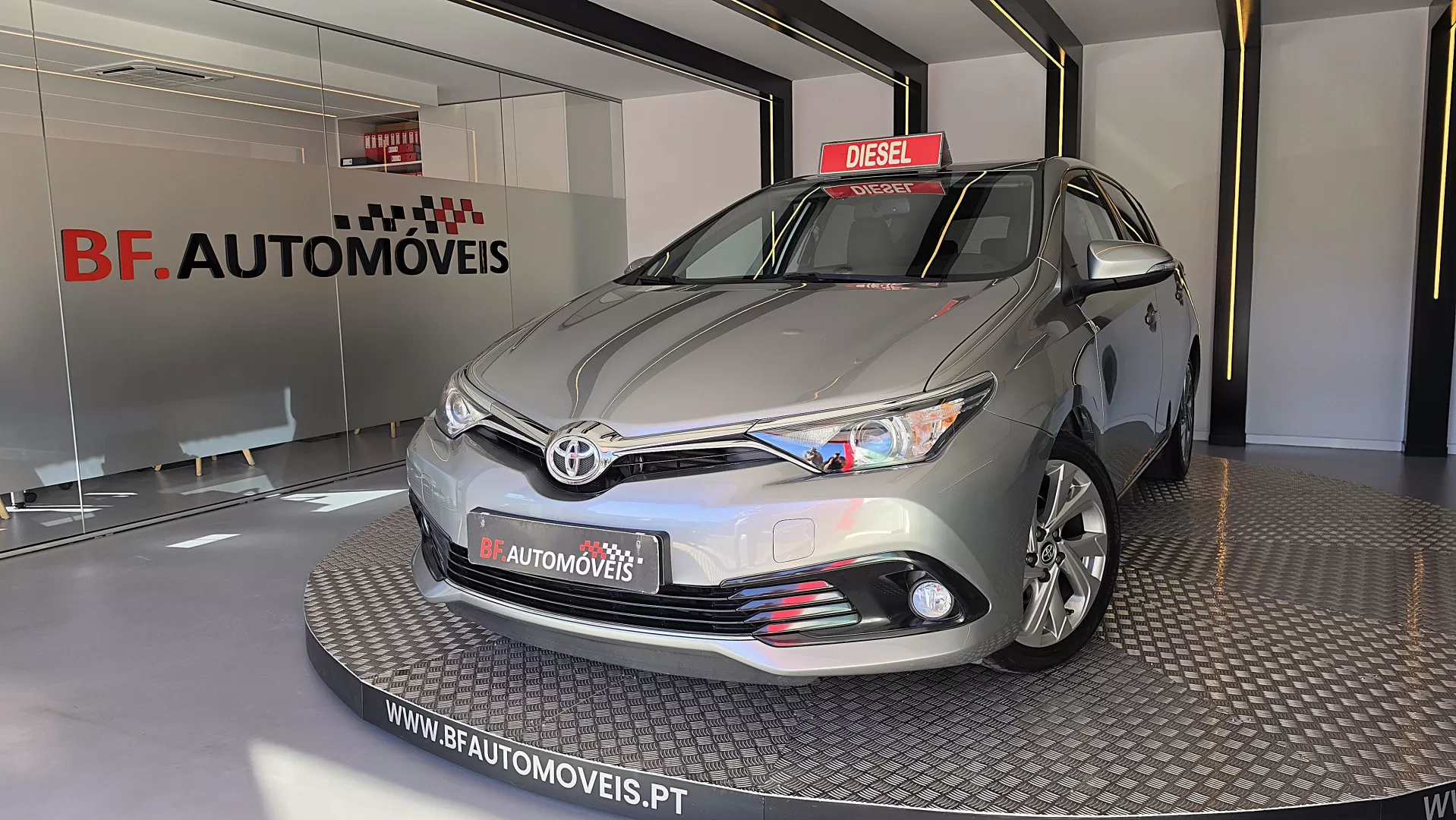 Toyota Auris 1.6 D-4D Exclusive+Navi