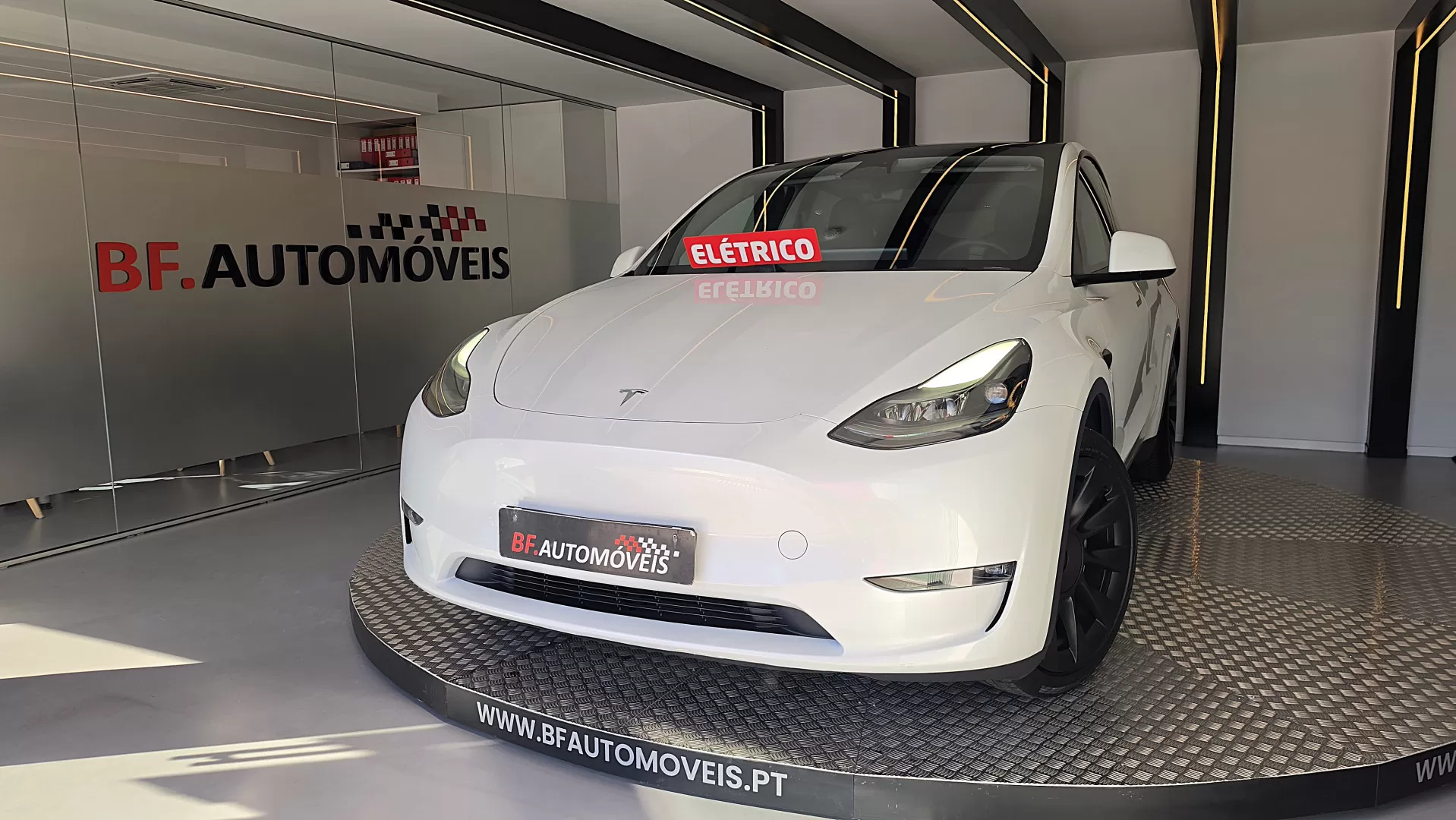 Tesla Model Y Long Range Dual Motor AWD