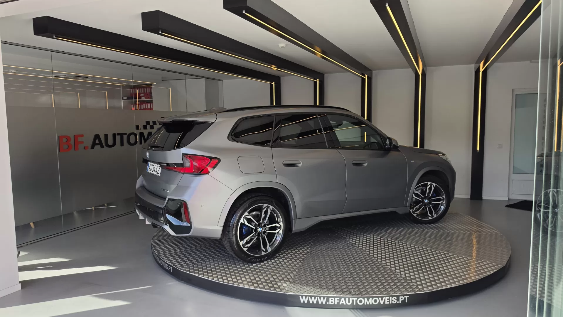 BMW X1 18 d sDrive Pack M Auto - foto 4