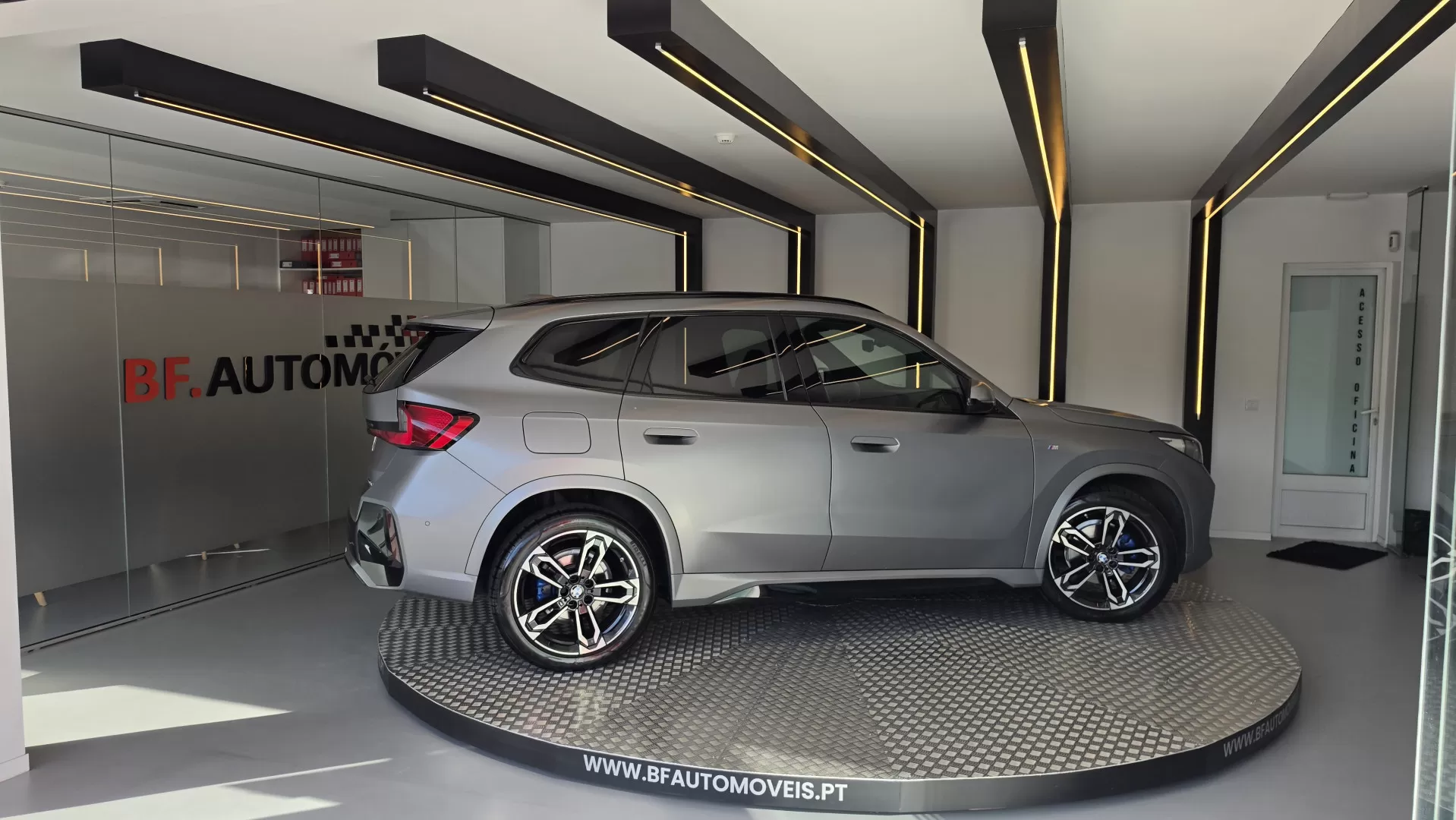 BMW X1 18 d sDrive Pack M Auto - foto 7
