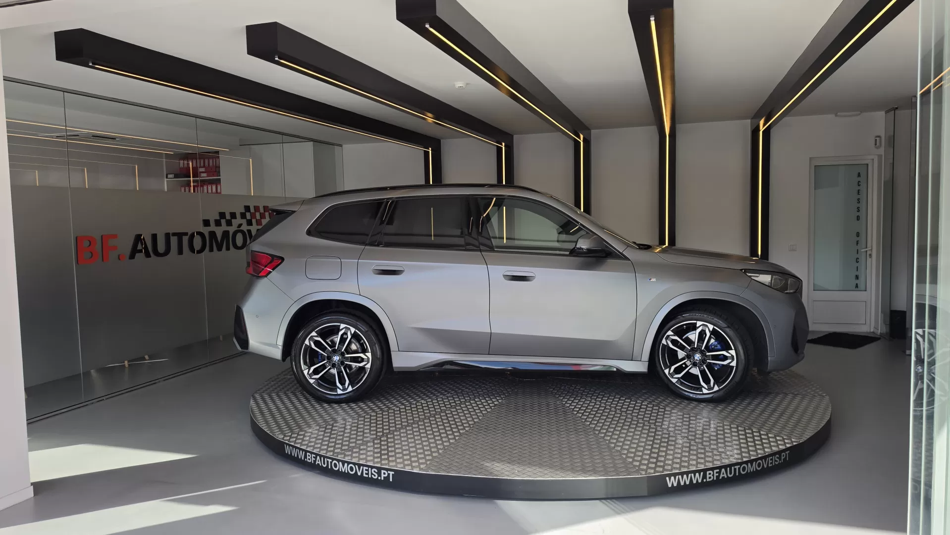 BMW X1 18 d sDrive Pack M Auto - foto 8