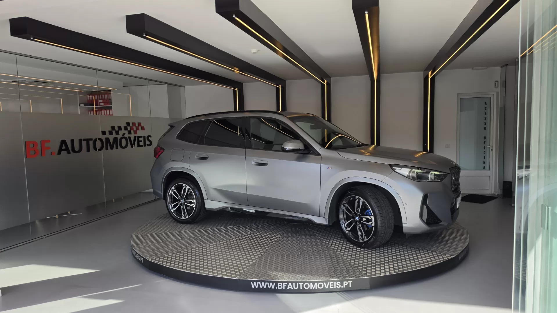 BMW X1 18 d sDrive Pack M Auto - foto 5