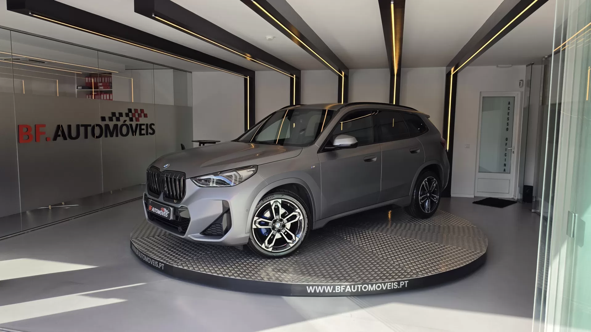 BMW X1 18 d sDrive Pack M Auto - foto 2