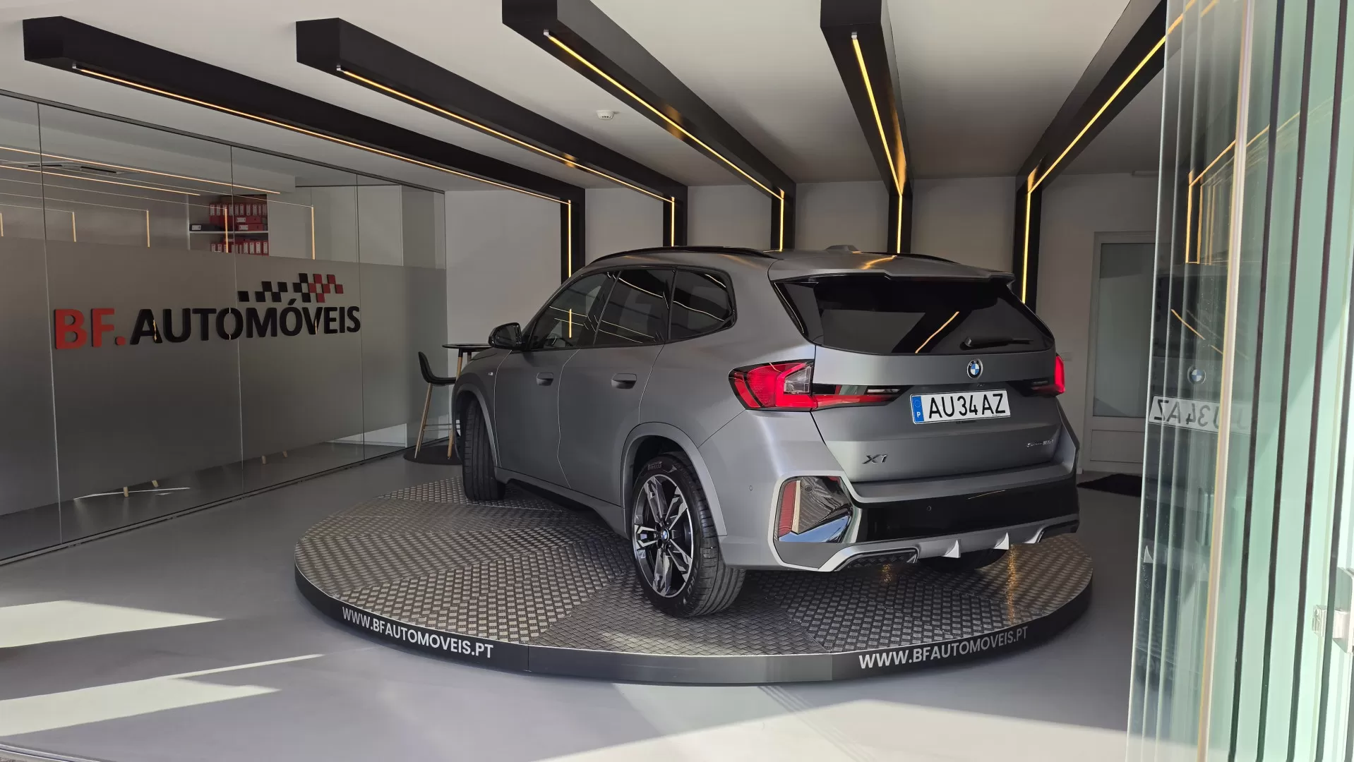 BMW X1 18 d sDrive Pack M Auto - foto 3