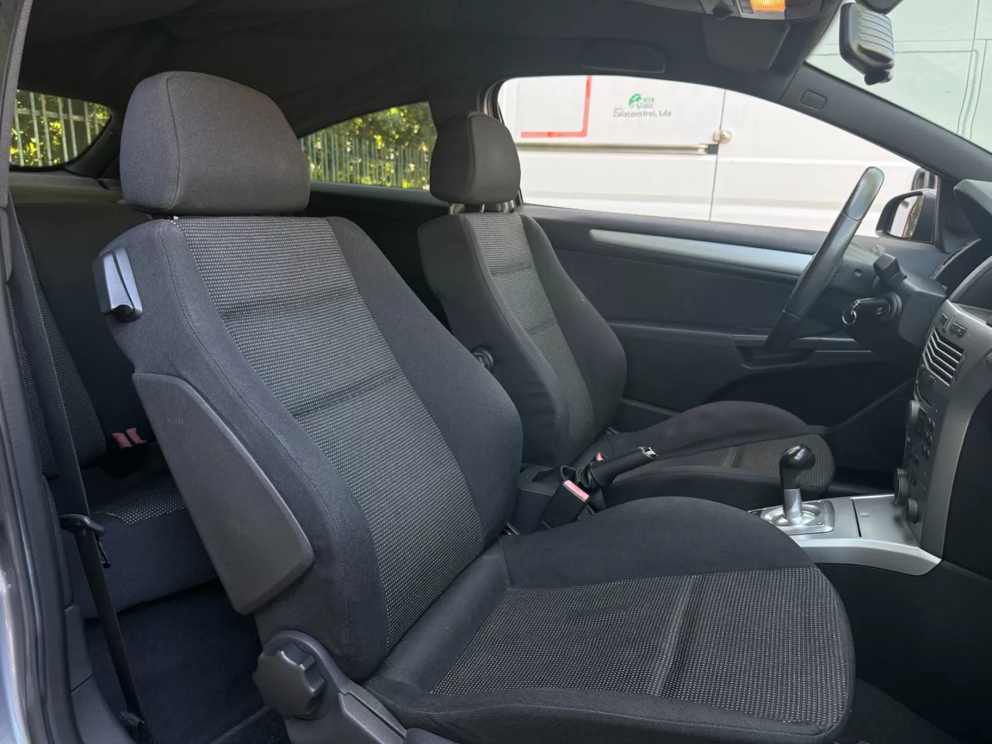 Opel Astra GTC 1.6 Easytronic - foto 7