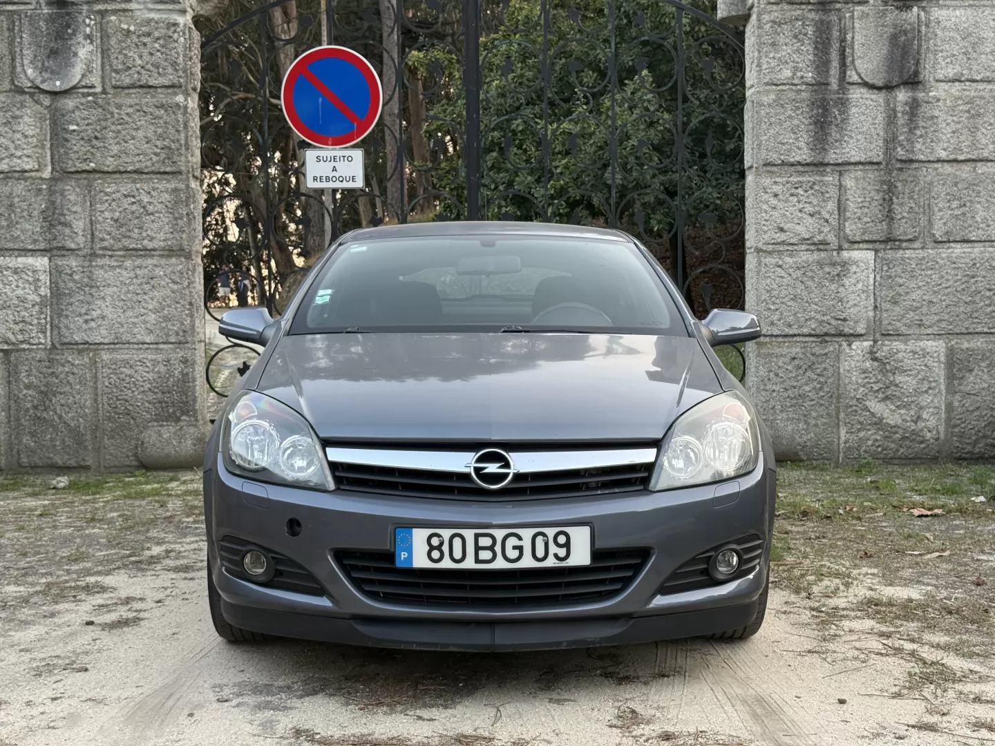 Opel Astra GTC 1.6 Easytronic - foto 2